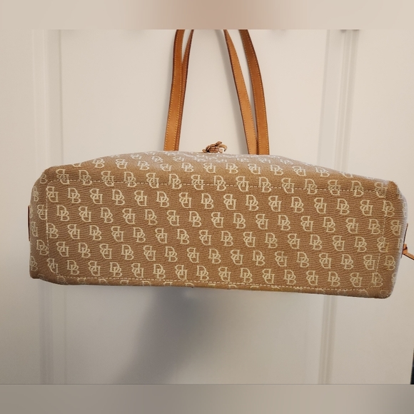 Dooney & Bourke Bag - Picture 3 of 8
